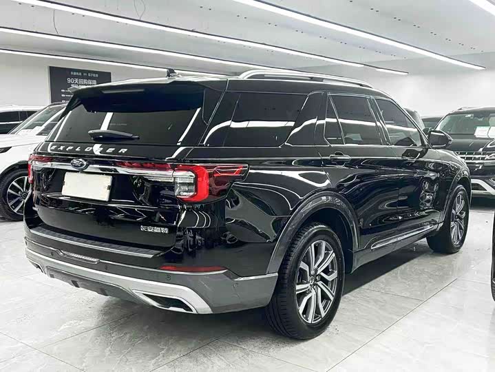 Фото 4 - Ford Explorer