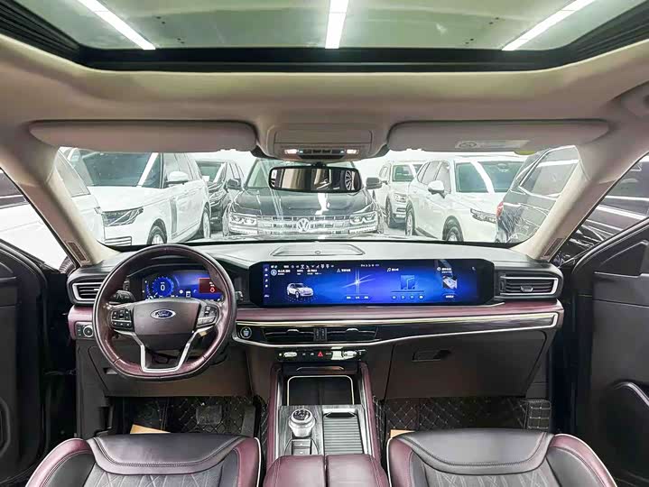 Фото 9 - Ford Explorer