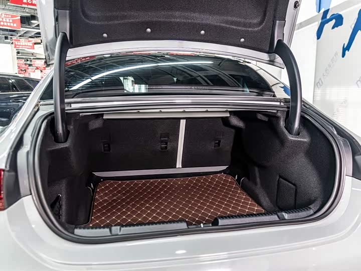 Фото 5 - Mercedes-Benz EQE