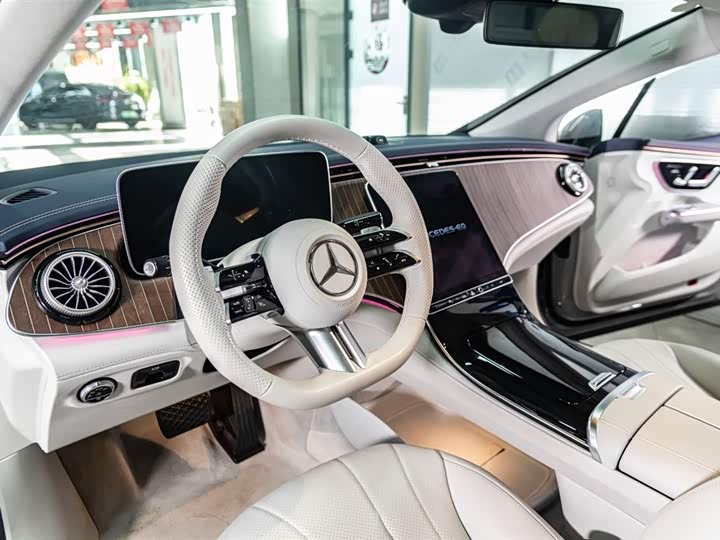 Фото 7 - Mercedes-Benz EQE