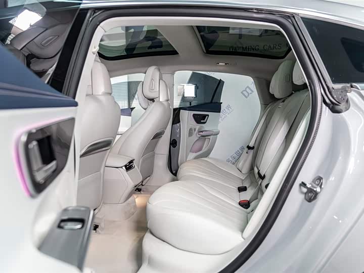 Фото 8 - Mercedes-Benz EQE