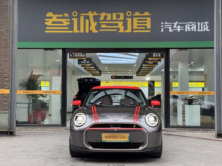 Фото 3 - Mini Cooper