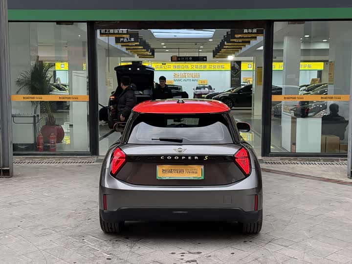 Фото 4 - Mini Cooper