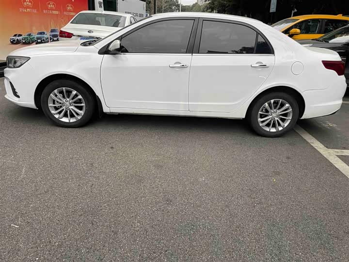 Фото 5 - Geely Vision