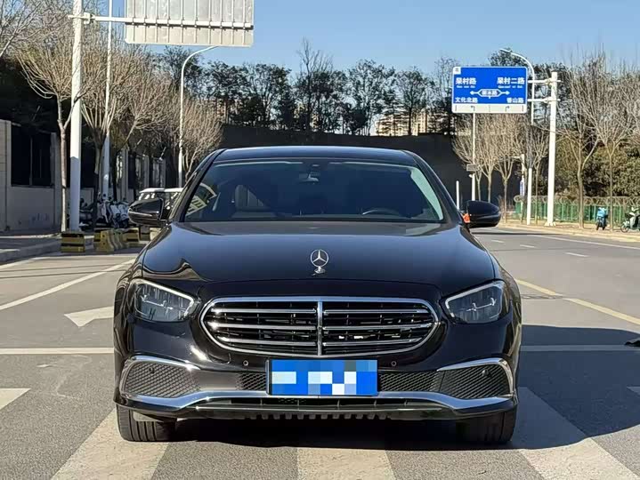 Photo 2 - Mercedes-Benz E-Class