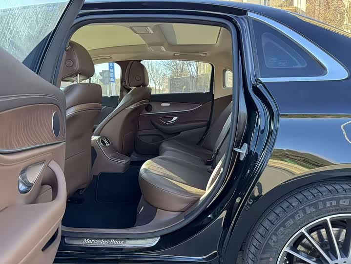 Photo 6 - Mercedes-Benz E-Class