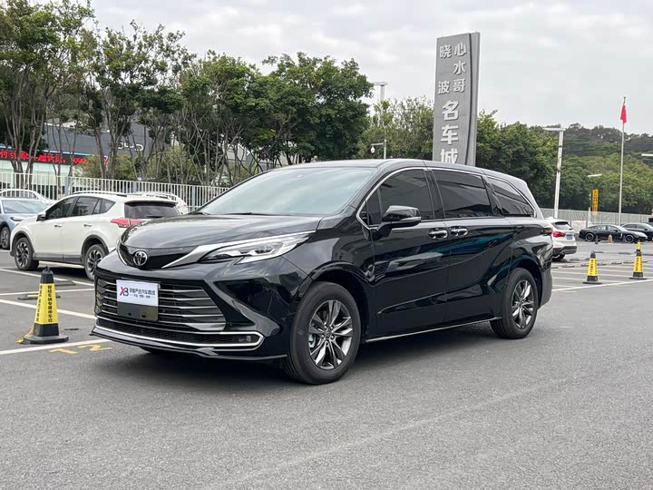 Фото 1 - Toyota Sienna