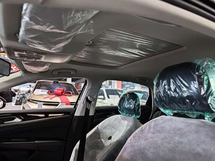 Фото 7 - Volkswagen Passat Hybrid