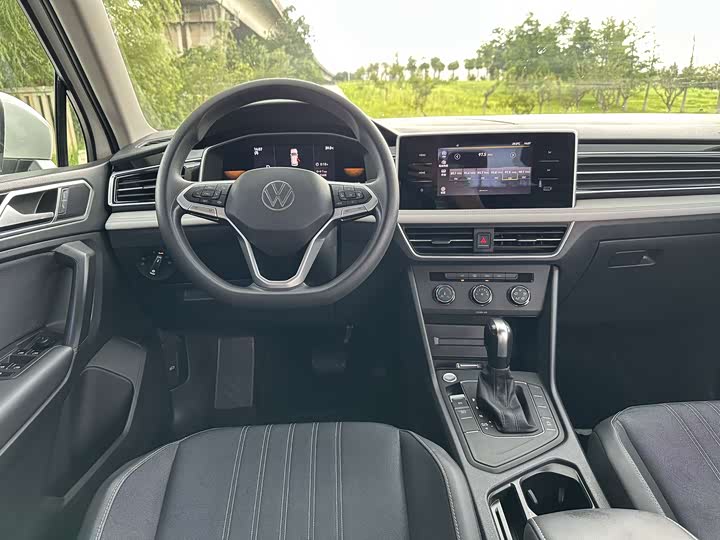 Фото 8 - Volkswagen Tiguan L Pro