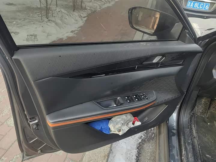 Фото 7 - Changan UNI-V Hybrid