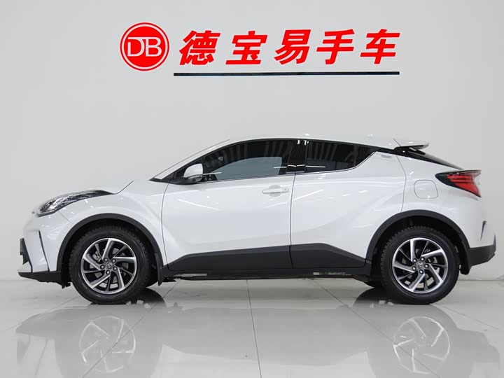 Фото 3 - Toyota C-HR