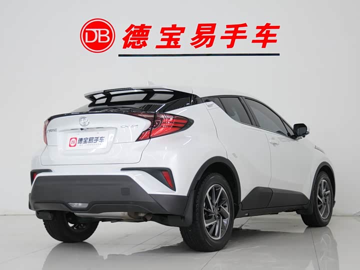 Фото 4 - Toyota C-HR
