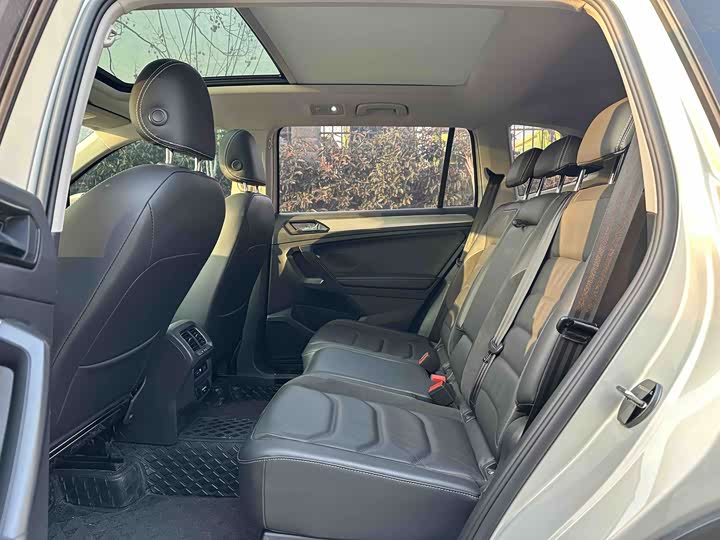 Фото 6 - Volkswagen Tiguan L Pro