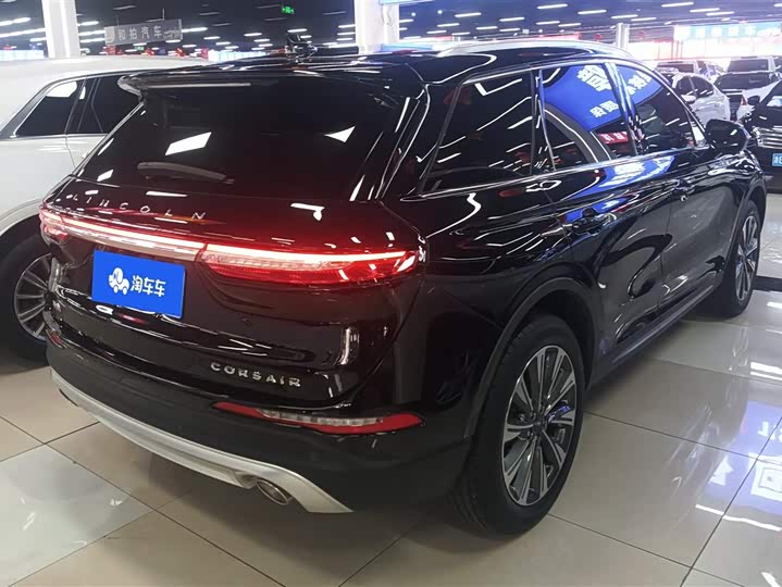 Фото 3 - Lincoln Corsair