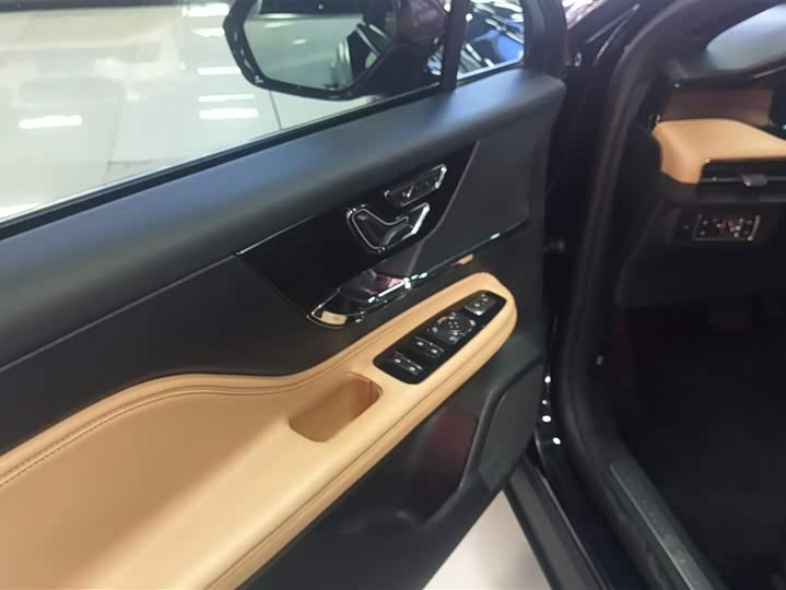 Фото 7 - Lincoln Corsair