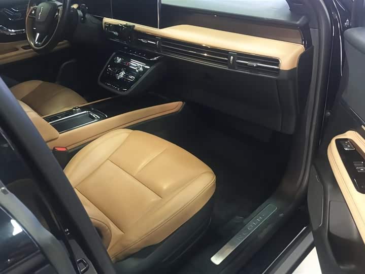 Фото 8 - Lincoln Corsair