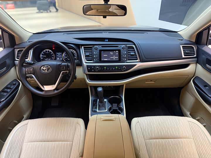 Фото 6 - Toyota Highlander