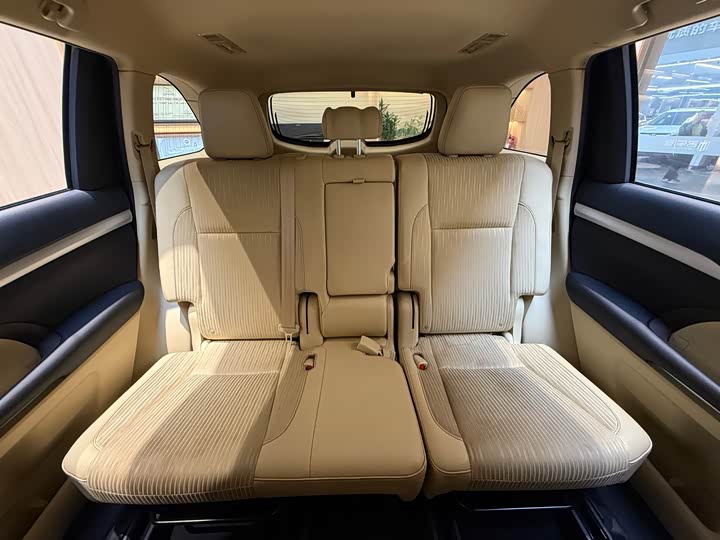 Фото 8 - Toyota Highlander