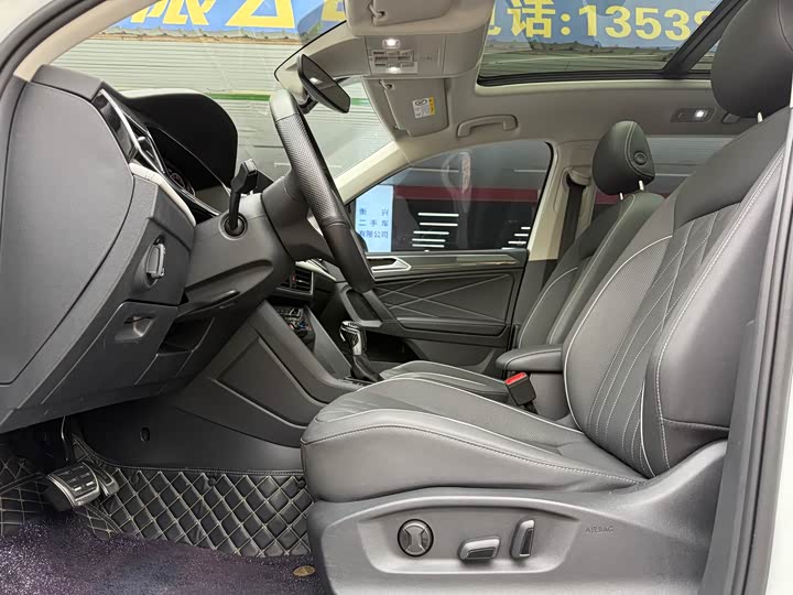 Фото 4 - Volkswagen Tiguan L Pro