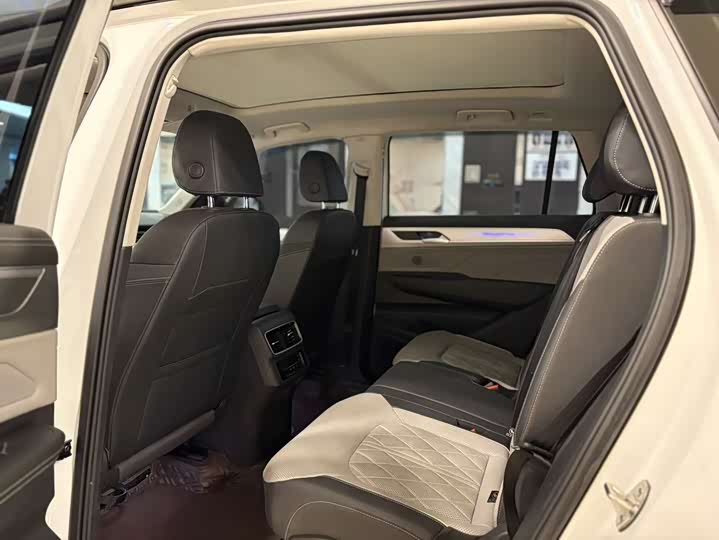 Фото 6 - Volkswagen Tavendor