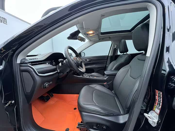 Фото 3 - Jeep Compass