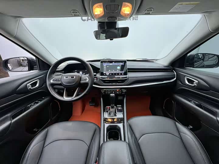 Фото 5 - Jeep Compass