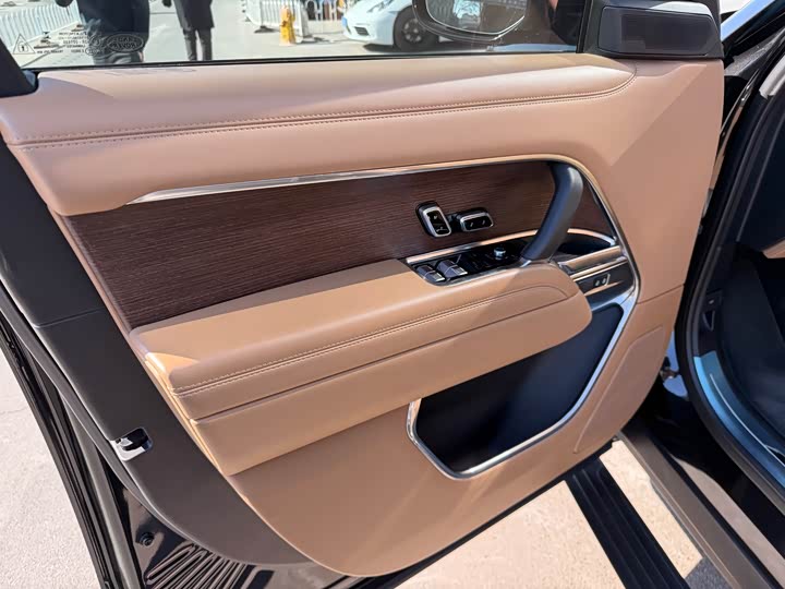 Photo 5 - Land Rover Range Rover