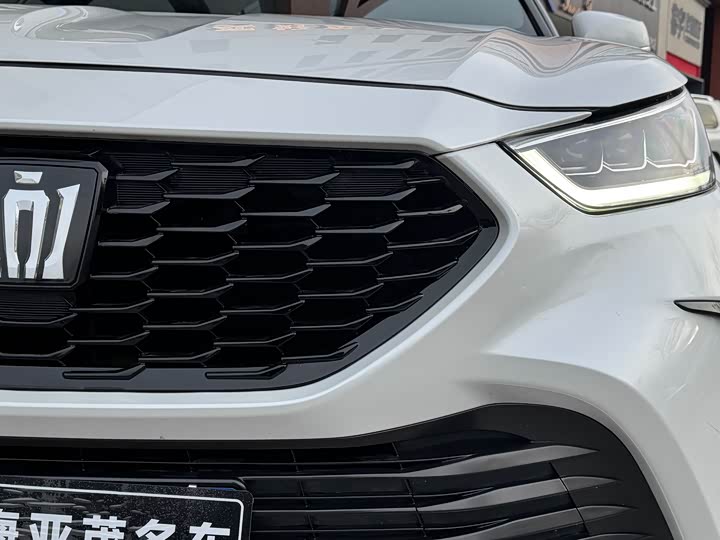 Фото 4 - Toyota Crown Kluger