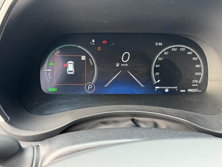 Фото 9 - Toyota Crown Kluger