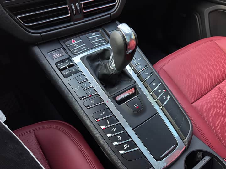 Фото 8 - Porsche Macan