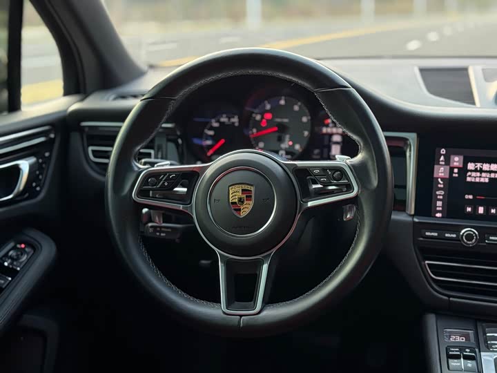 Фото 9 - Porsche Macan