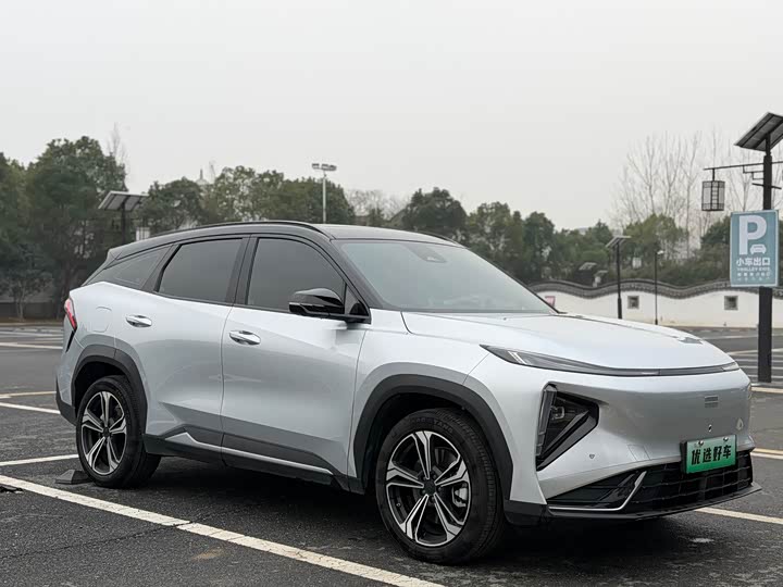 Фото 2 - Geely Galaxy L7