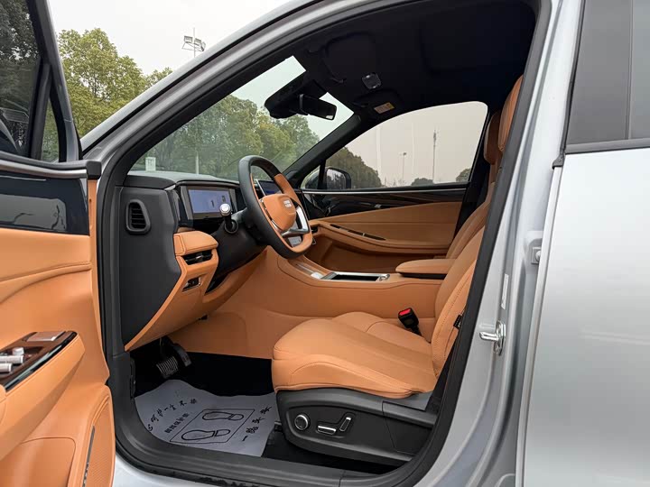 Фото 8 - Geely Galaxy L7