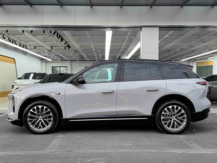 Фото 7 - Nio ES6