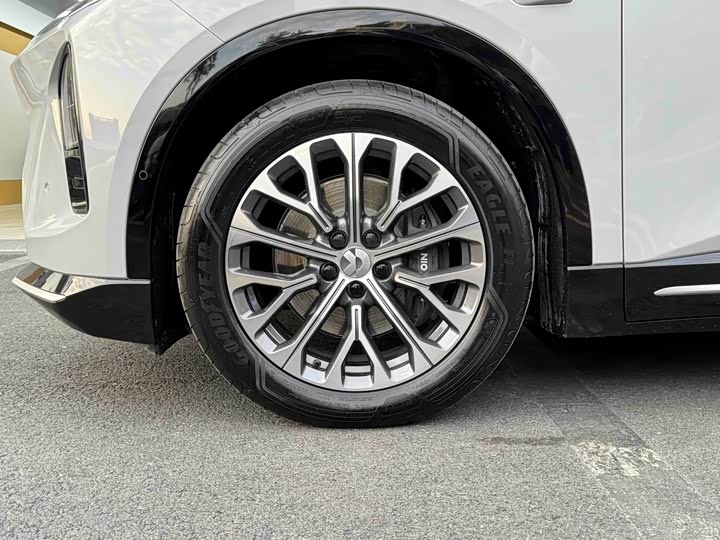 Фото 8 - Nio ES6