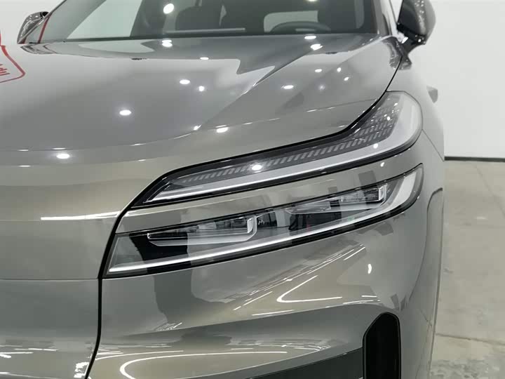 Фото 7 - Nio Onvo L90