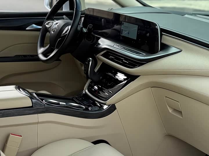 Фото 6 - Buick GL8 ES