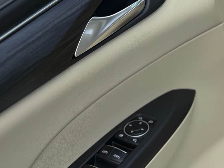 Фото 9 - Buick GL8 ES