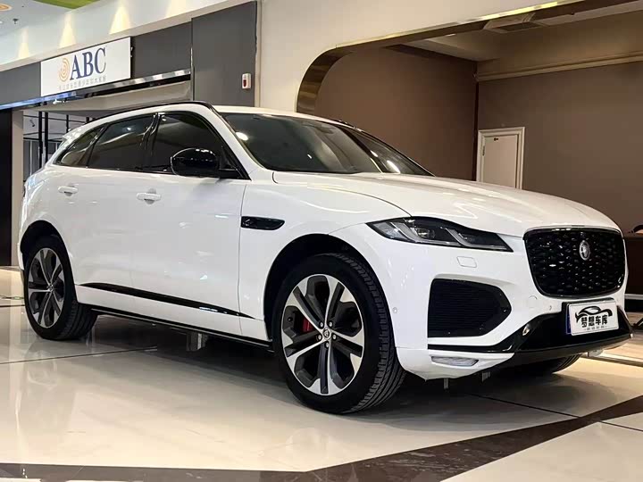 Фото 3 - Jaguar F-Pace