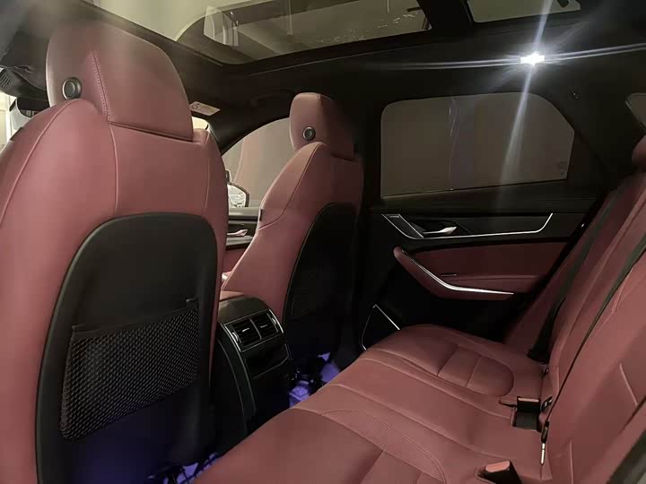 Фото 6 - Jaguar F-Pace