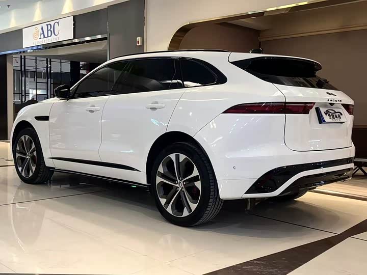 Фото 7 - Jaguar F-Pace