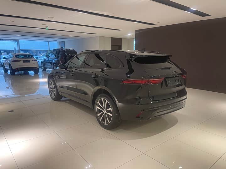 Фото 7 - Jaguar F-Pace