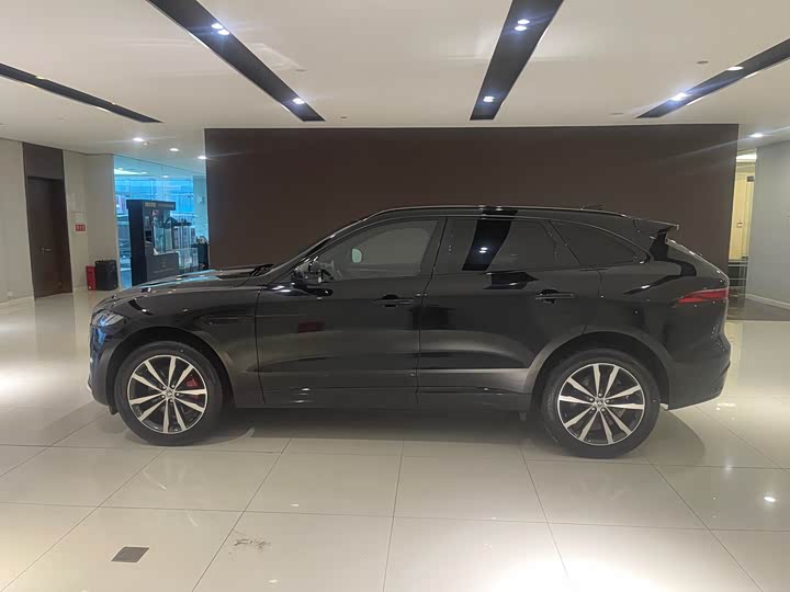 Фото 8 - Jaguar F-Pace