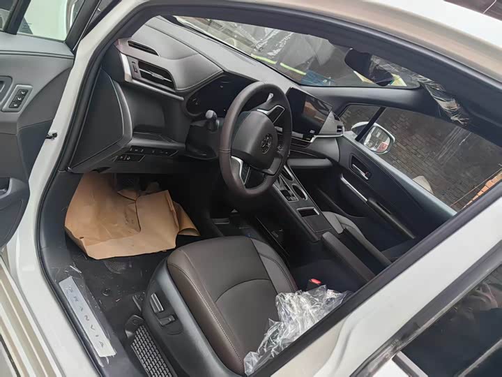 Фото 4 - Toyota Granvia