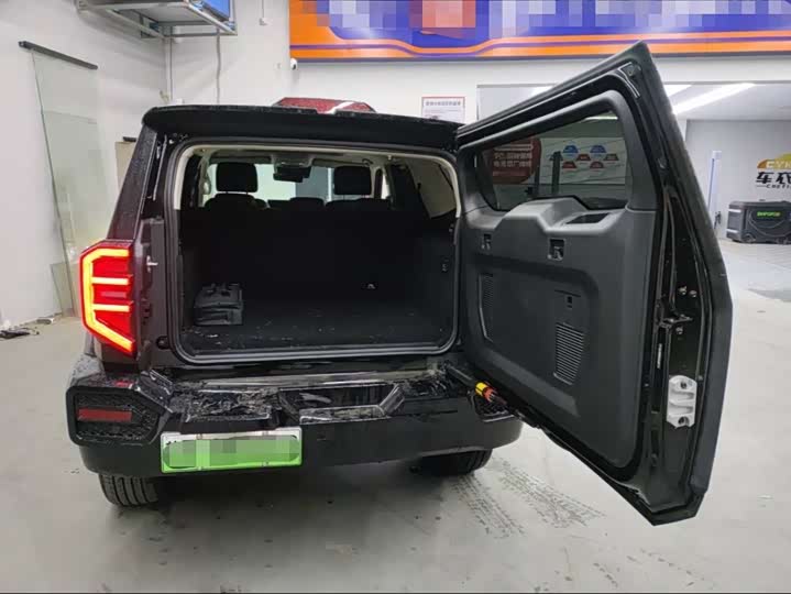 Фото 5 - Tank 400 Hybrid