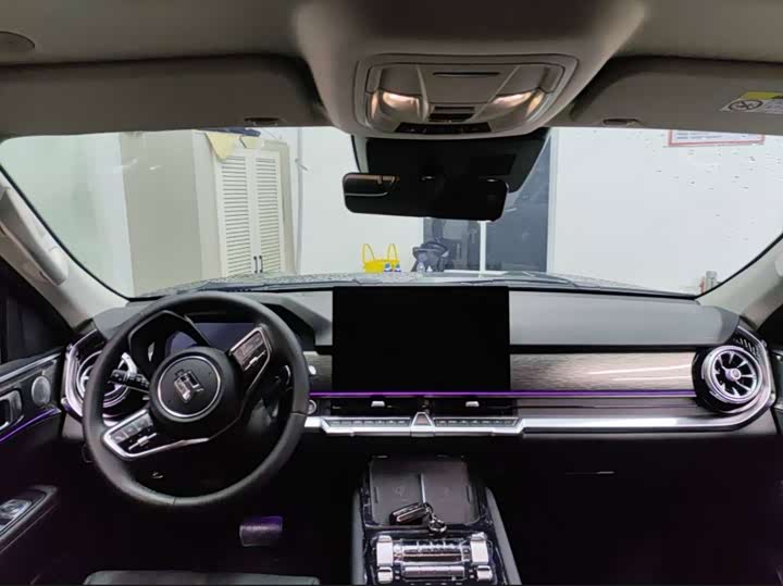 Фото 6 - Tank 400 Hybrid