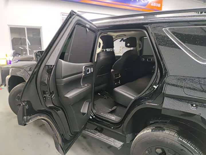 Фото 7 - Tank 400 Hybrid