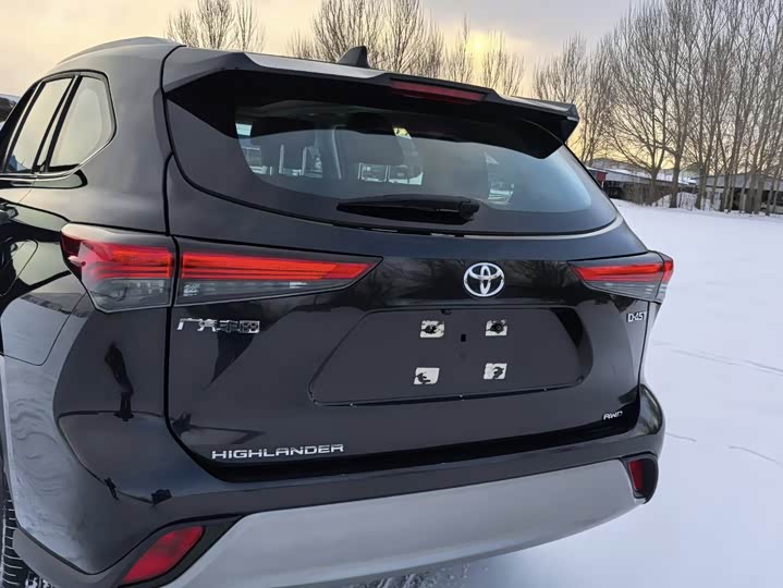 Фото 9 - Toyota Highlander