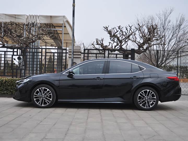 Photo 3 - Toyota Camry