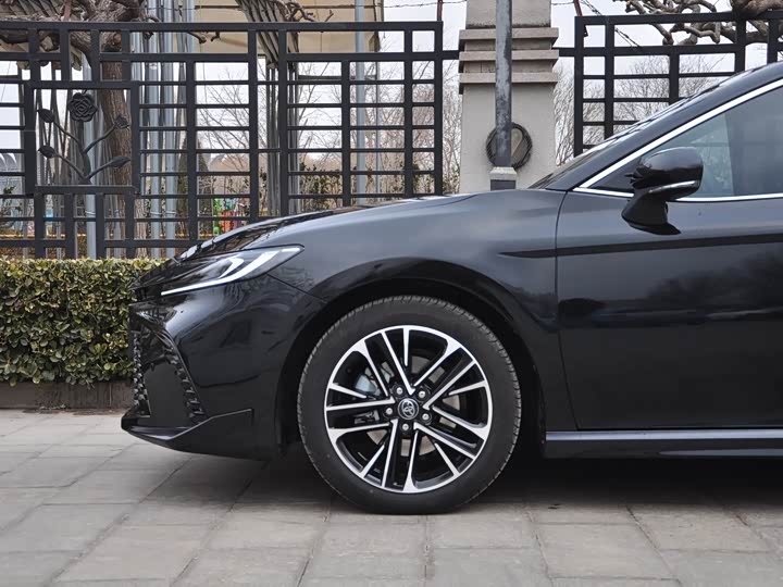 Photo 4 - Toyota Camry